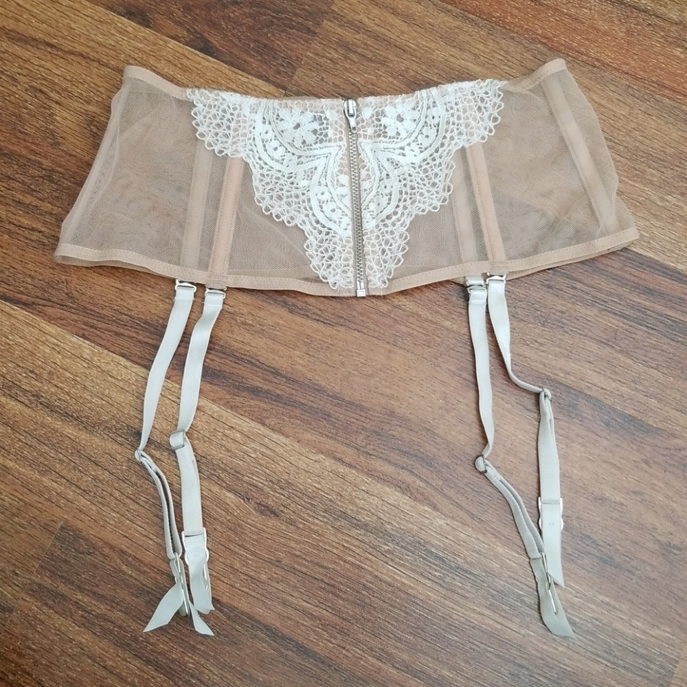 NWT Victoria's Secret Lace Mesh Garter Nude/White